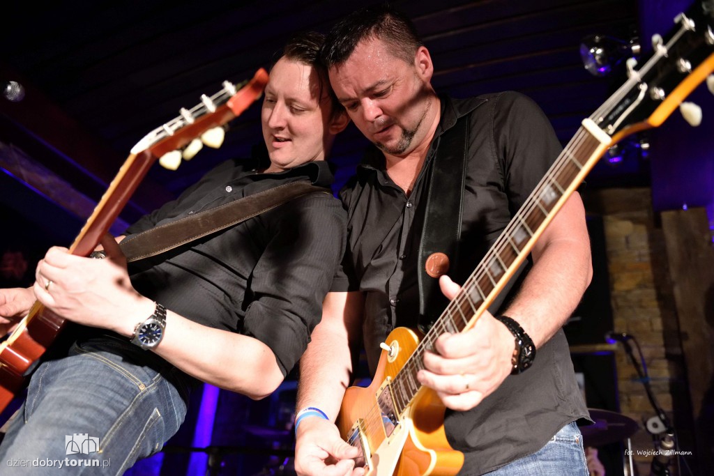 Blues z dwóch stron oceanu w Pameli