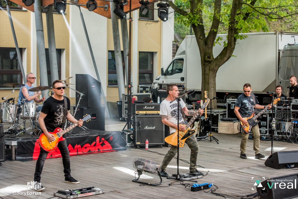 Kobranocka zagrała w amfiteatrze