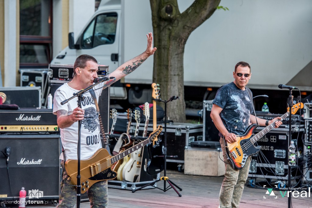 Kobranocka zagrała w amfiteatrze