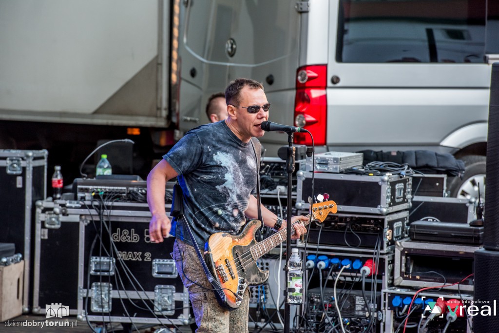 Kobranocka zagrała w amfiteatrze