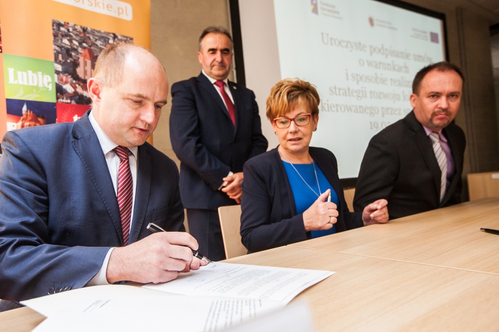 Podpisanie umów w CKK Jordanki