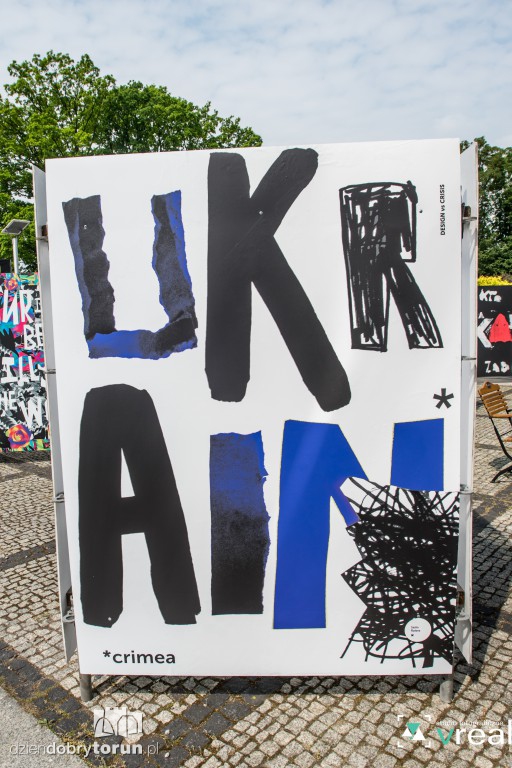 Plaster z plakatami z Ukrainy