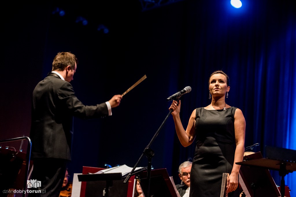 Hania Stach i piosenki Whitney