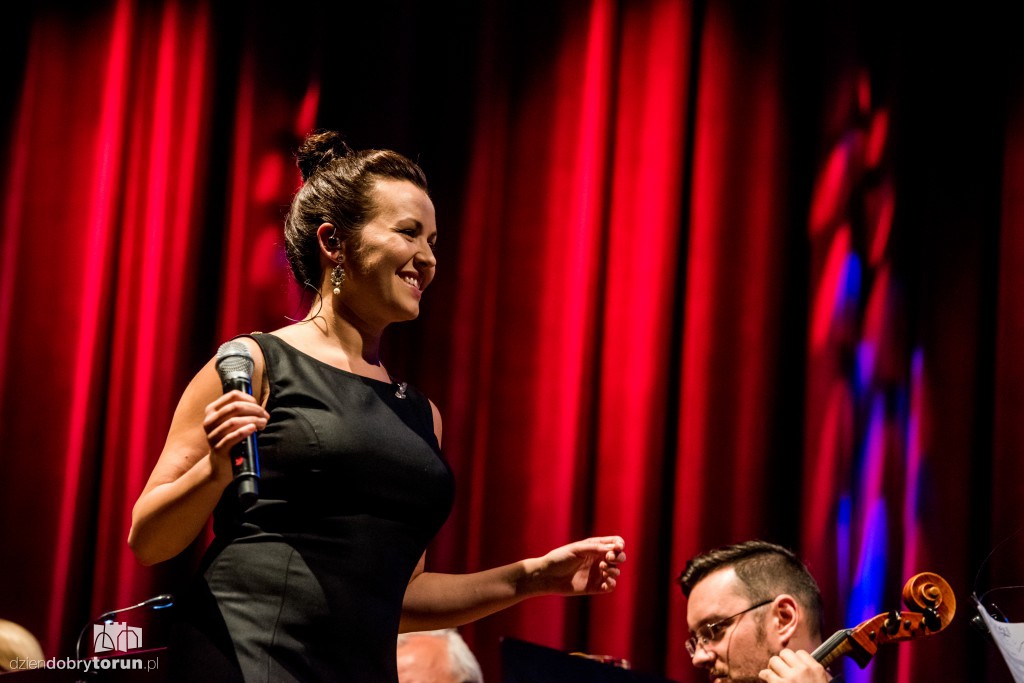 Hania Stach i piosenki Whitney