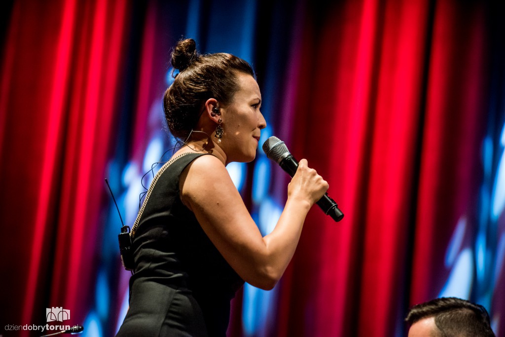 Hania Stach i piosenki Whitney