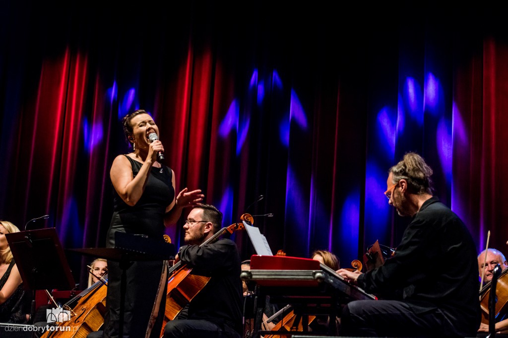 Hania Stach i piosenki Whitney