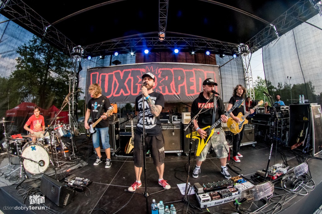 Luxtorpeda przed Młynem Wiedzy