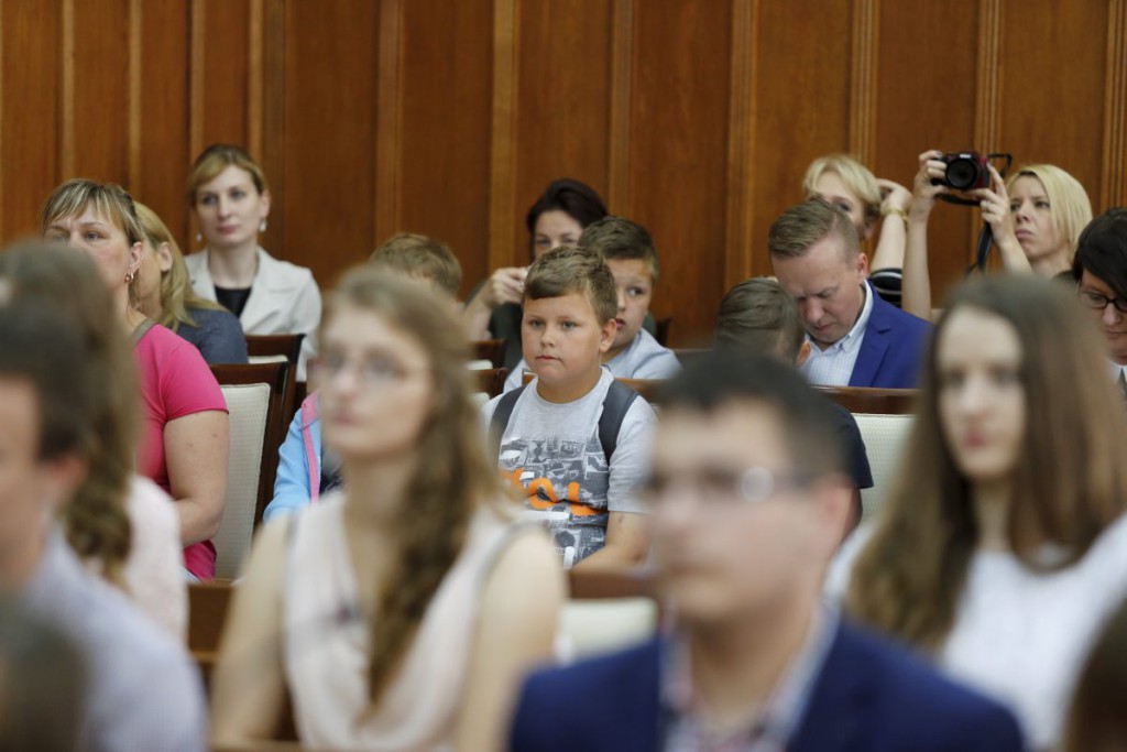 Dzieci i młodzież na sejmiku województwa