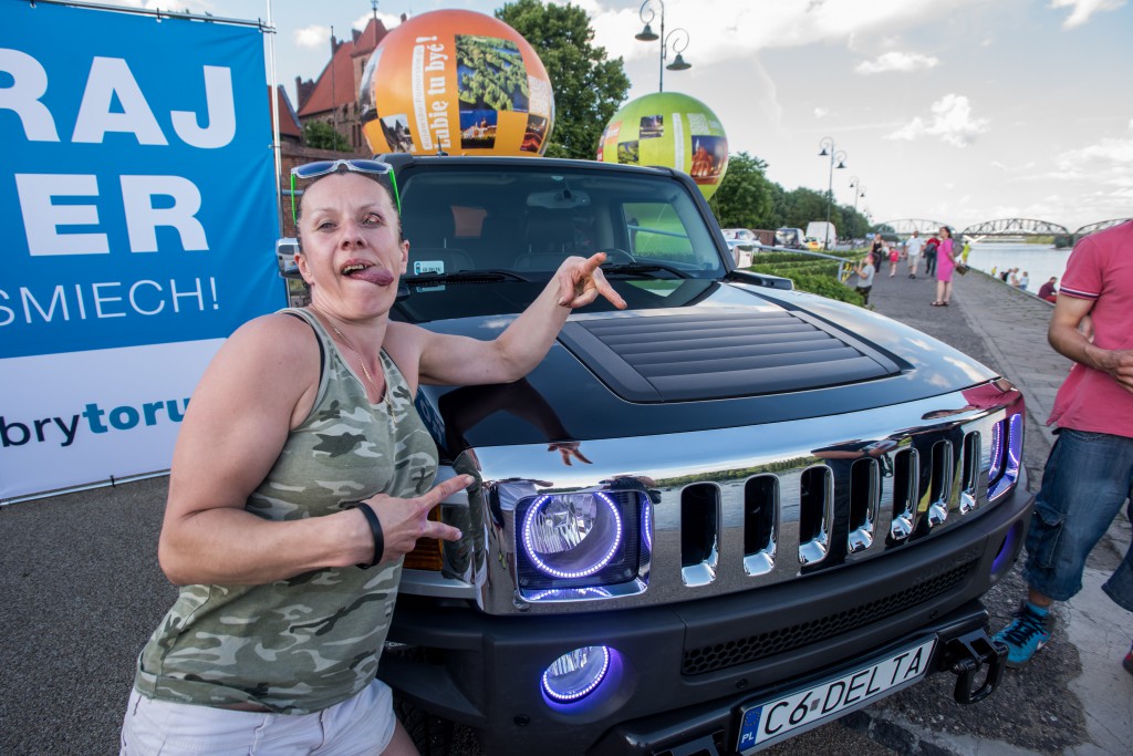 Najśmieszniejsze fotki przy hummerze