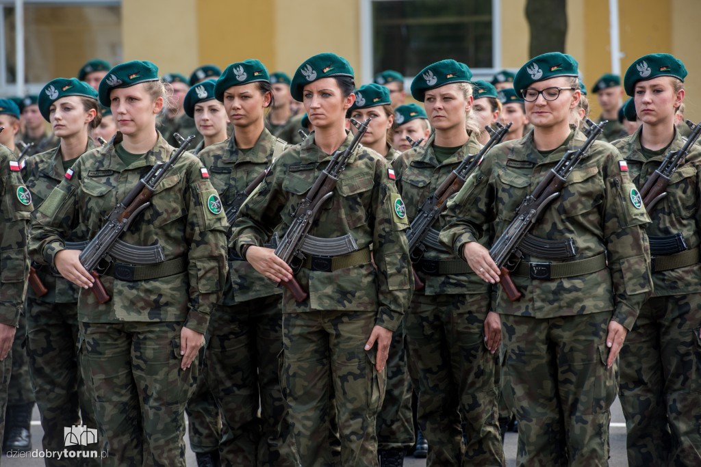 Przysięga elewów NSR w Toruniu