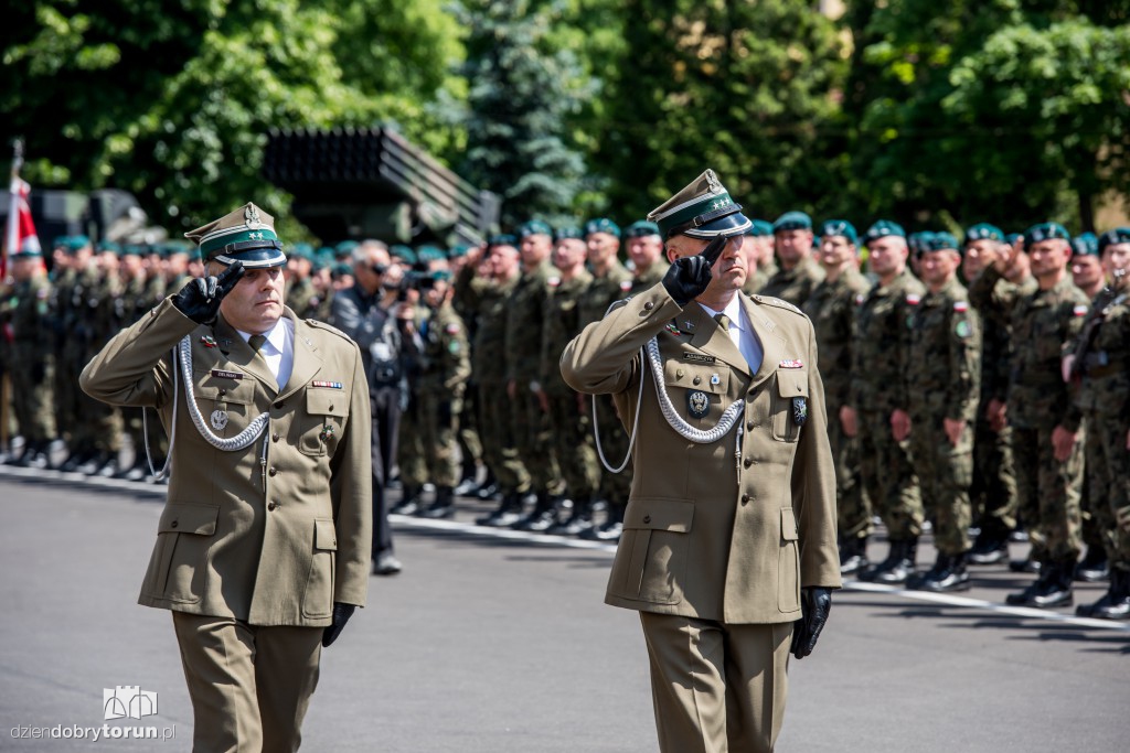 Przysięga elewów NSR w Toruniu