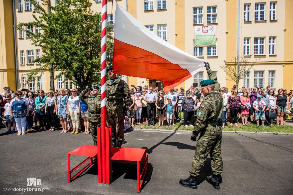 Przysięga elewów NSR w Toruniu