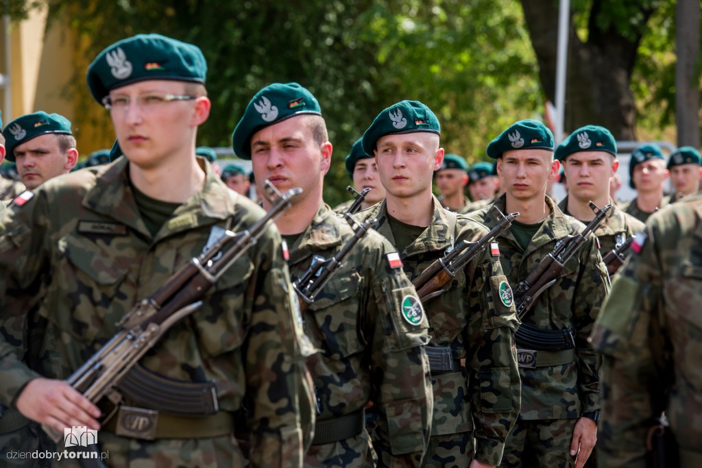 Przysięga elewów NSR w Toruniu