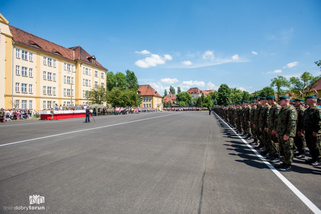 Przysięga elewów NSR w Toruniu
