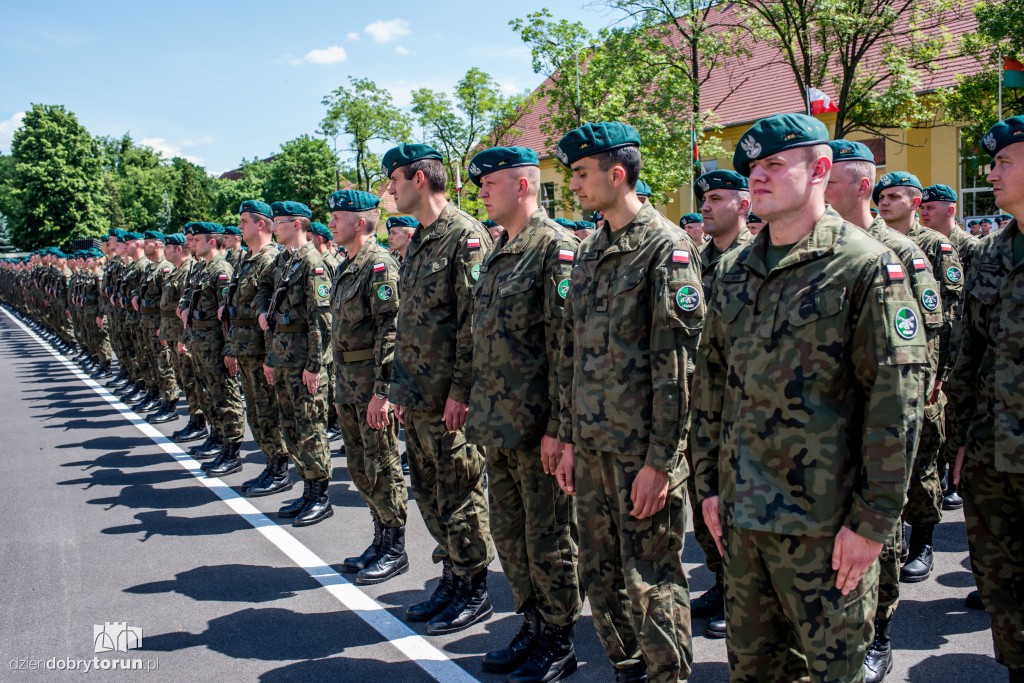 Przysięga elewów NSR w Toruniu