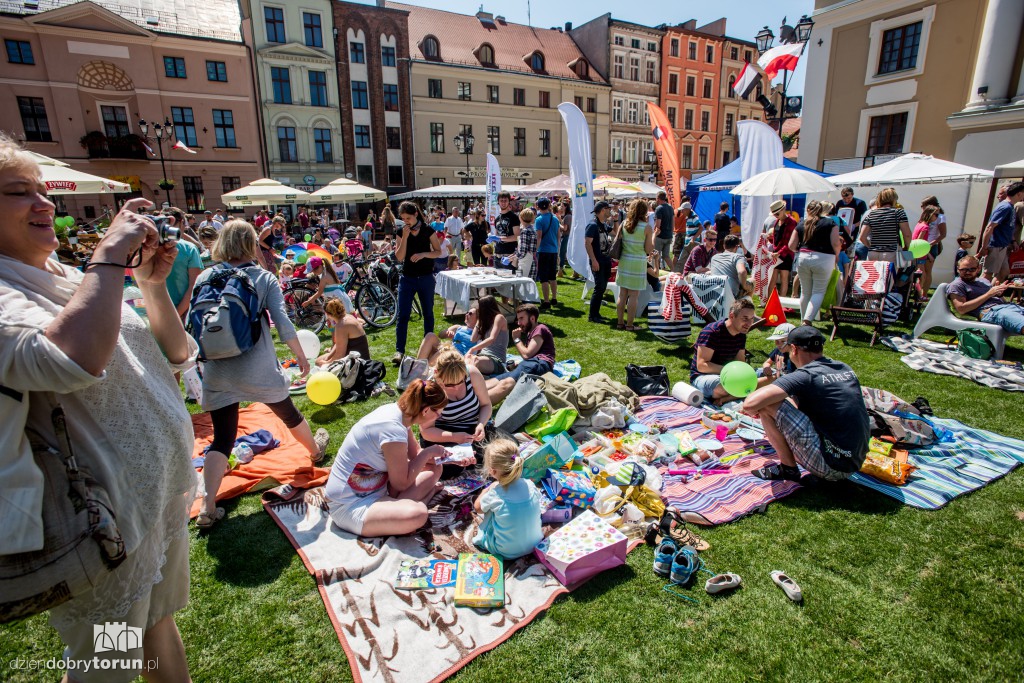 Śniadanie na trawie na Rynku