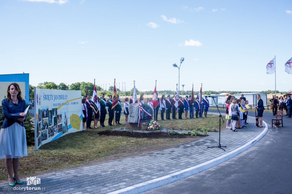 Pamiątkowa tablica na cześć Jana Pawła II