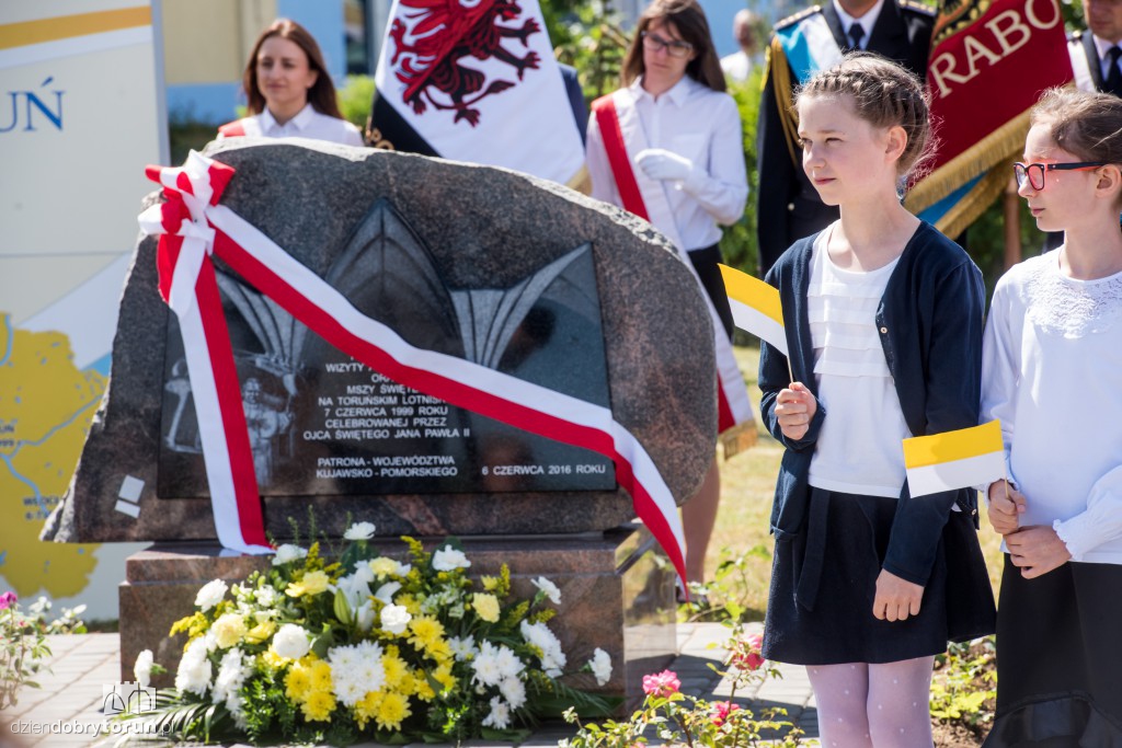 Pamiątkowa tablica na cześć Jana Pawła II