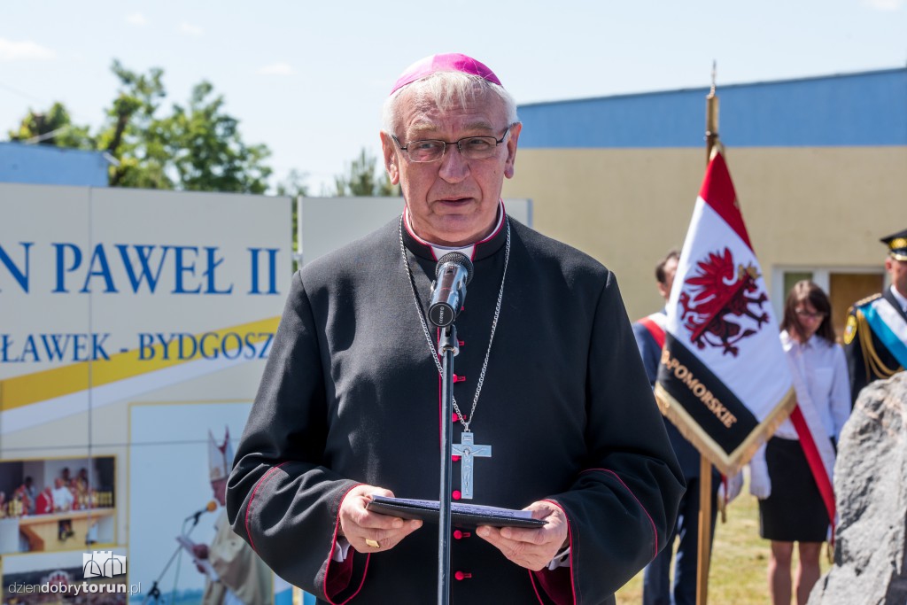 Pamiątkowa tablica na cześć Jana Pawła II