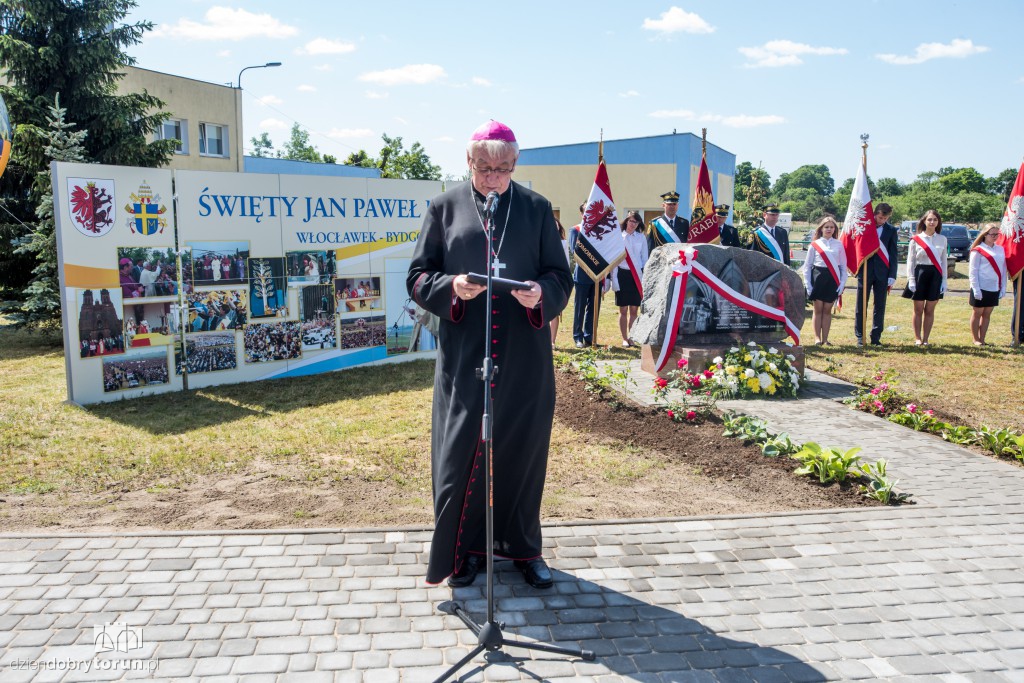 Pamiątkowa tablica na cześć Jana Pawła II
