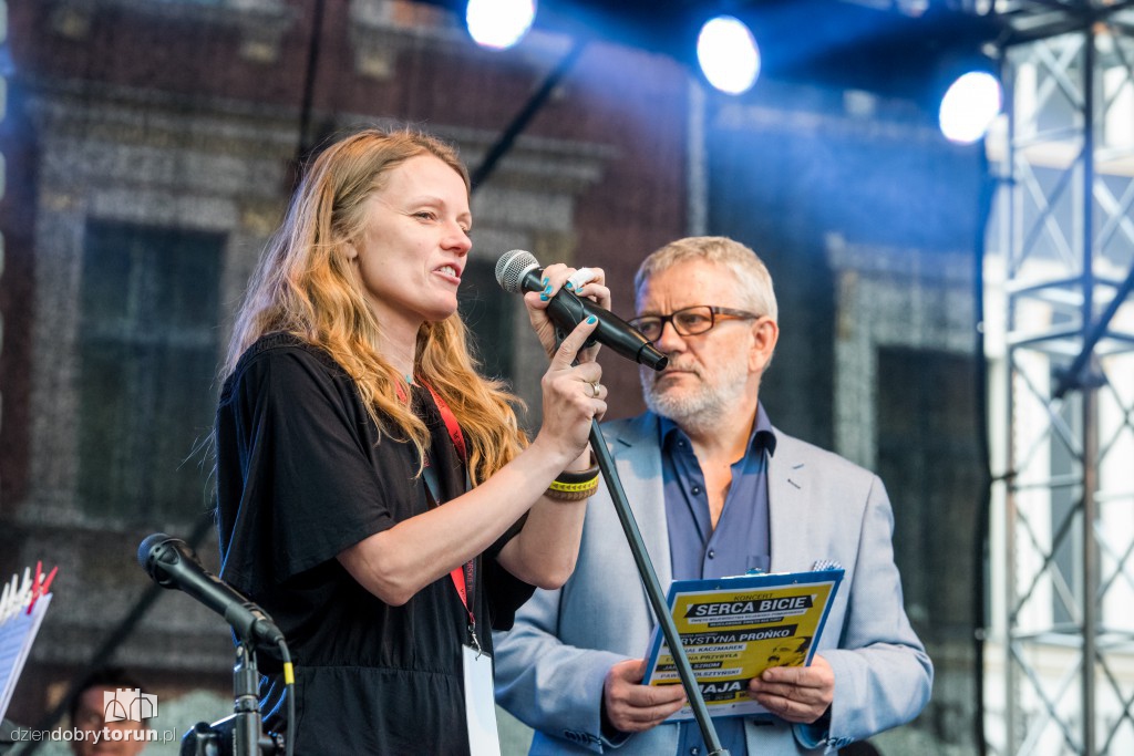 Koncert plenerowy na śniadaniu