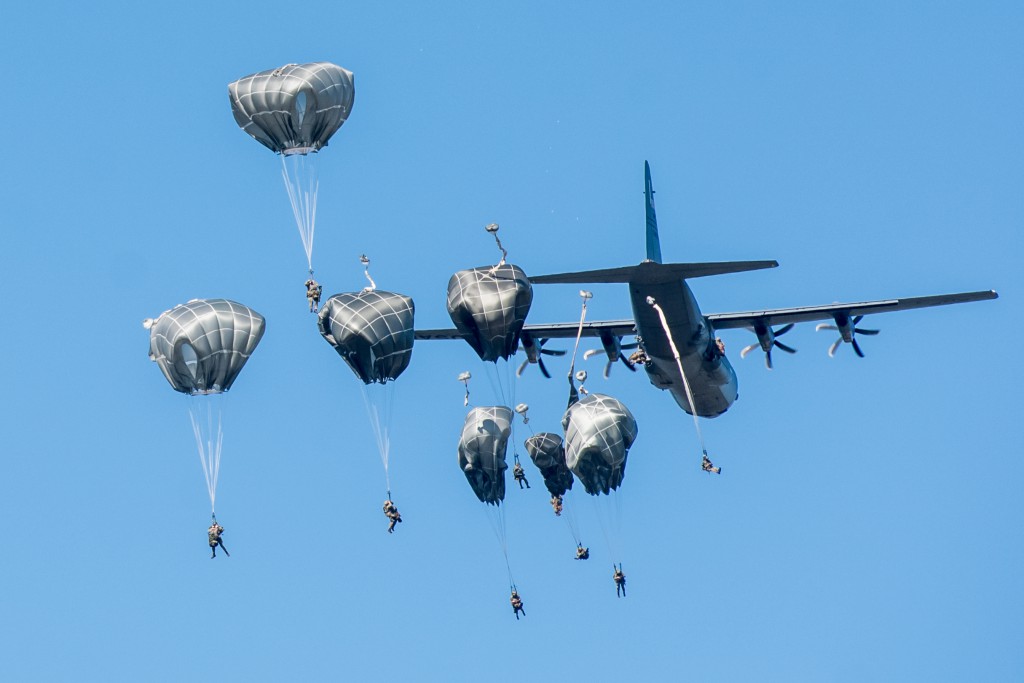 Anakonda 16 - zrzut na poligonie