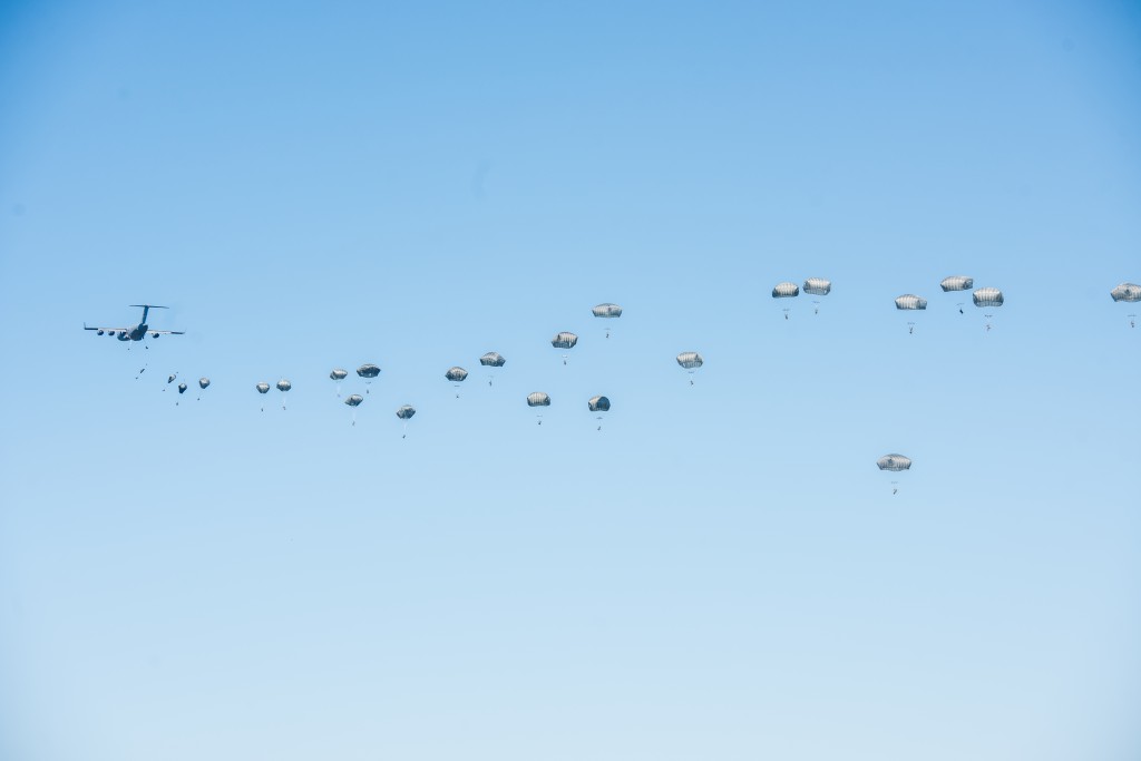 Anakonda 16 - zrzut na poligonie