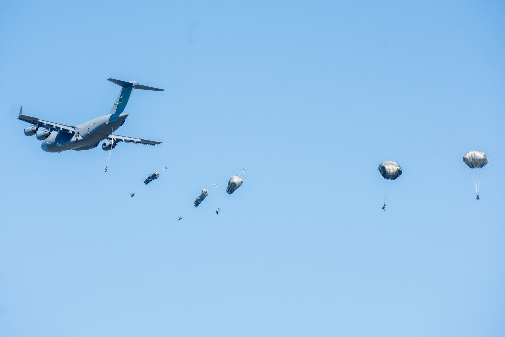 Anakonda 16 - zrzut na poligonie
