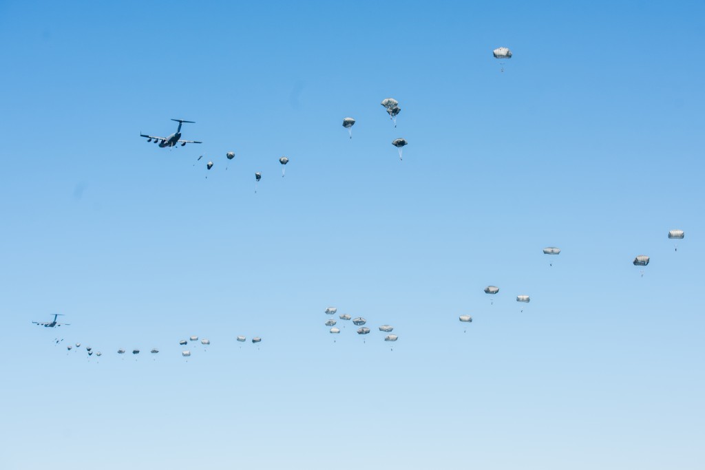 Anakonda 16 - zrzut na poligonie