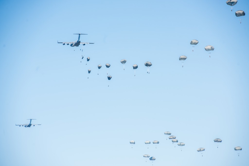 Anakonda 16 - zrzut na poligonie
