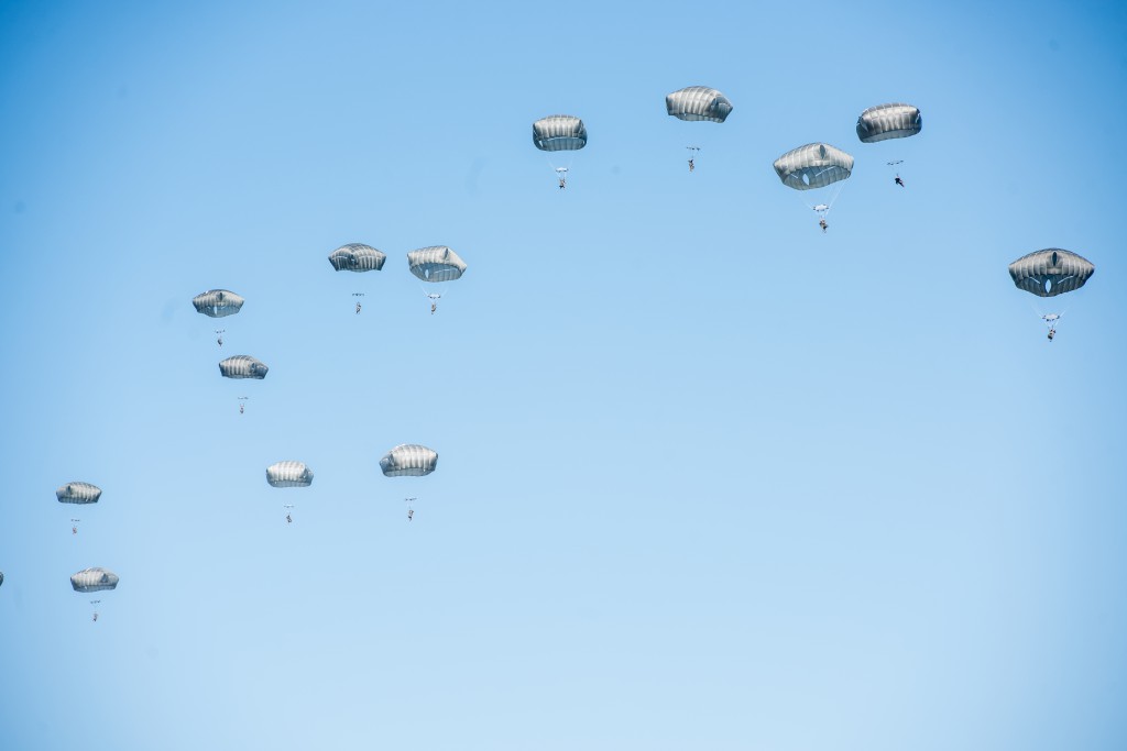 Anakonda 16 - zrzut na poligonie