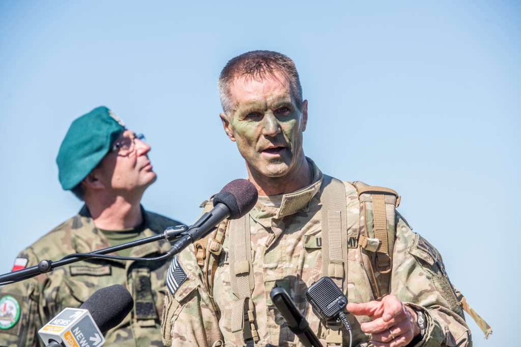 Anakonda 16 - zrzut na poligonie