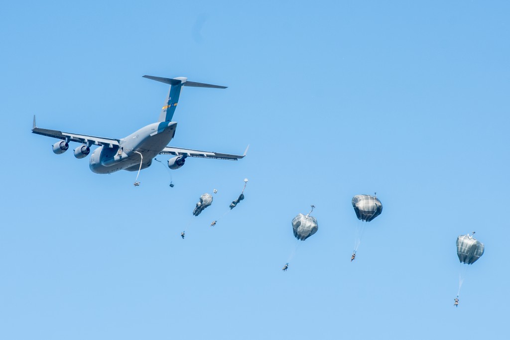 Anakonda 16 - zrzut na poligonie