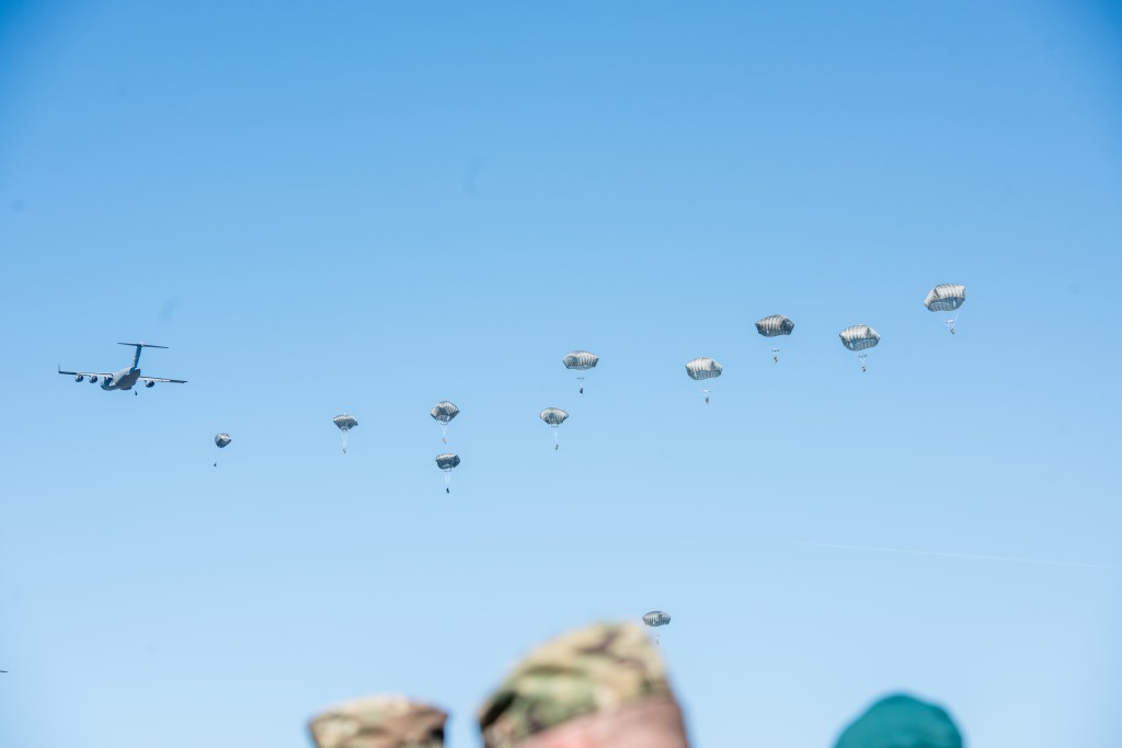 Anakonda 16 - zrzut na poligonie