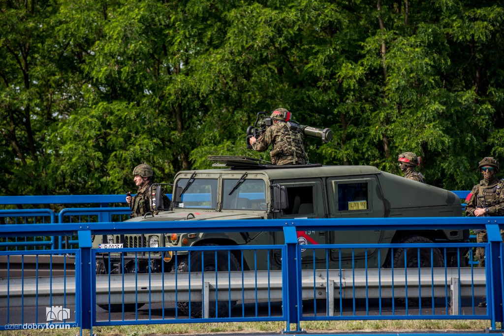 Anakonda 16 - odbijanie mostu