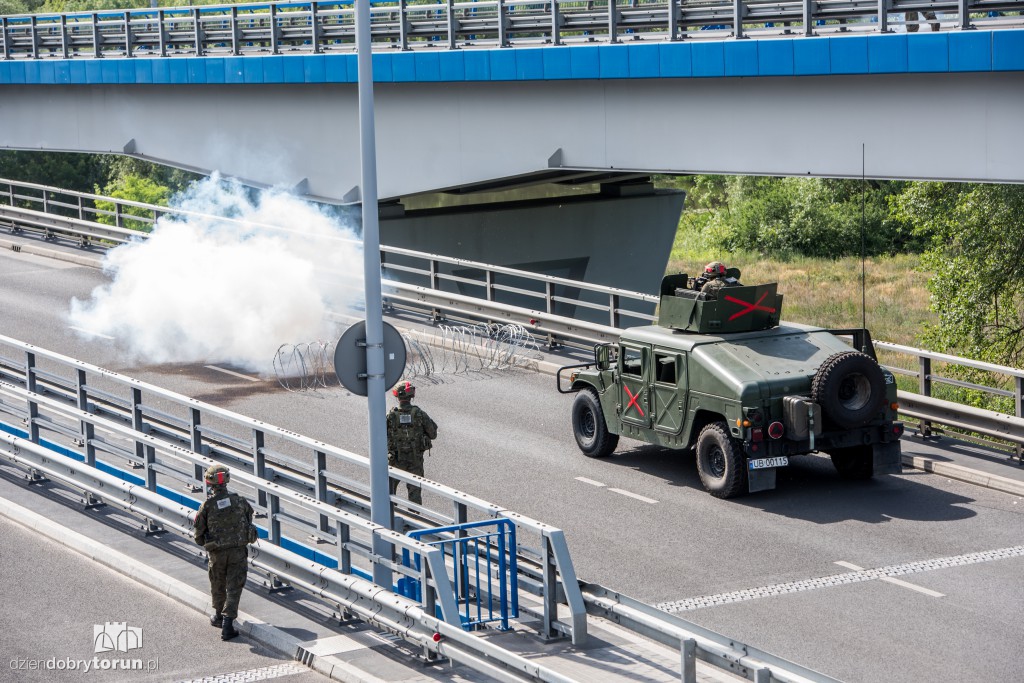 Anakonda 16 - odbijanie mostu