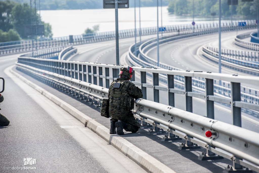 Anakonda 16 - odbijanie mostu
