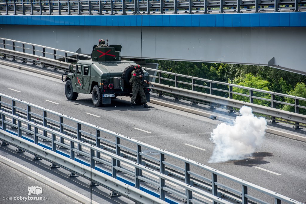 Anakonda 16 - odbijanie mostu