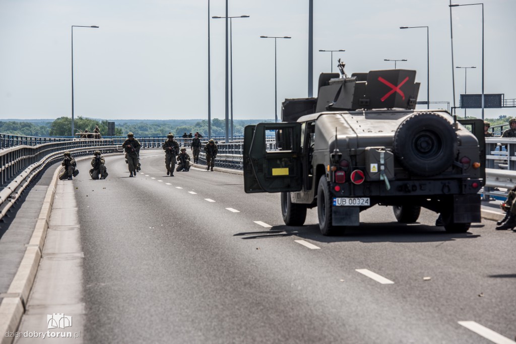 Anakonda 16 - odbijanie mostu