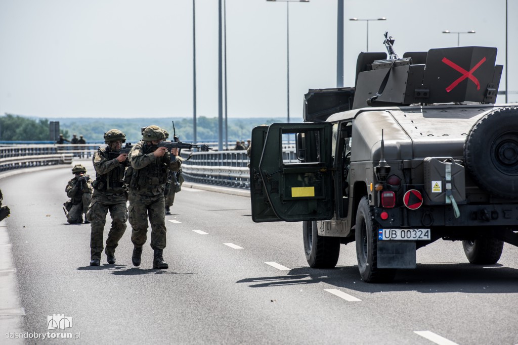 Anakonda 16 - odbijanie mostu