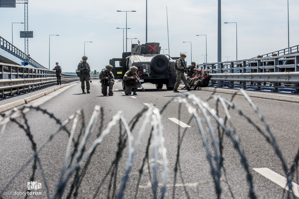 Anakonda 16 - odbijanie mostu