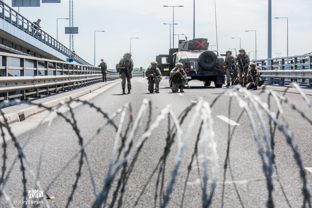 Anakonda 16 - odbijanie mostu