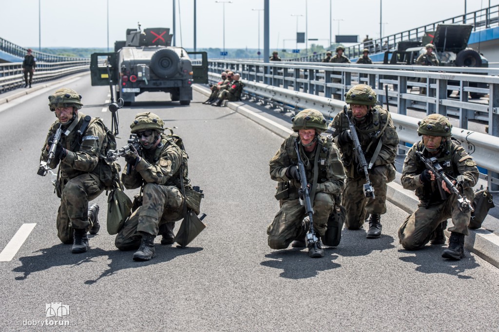 Anakonda 16 - odbijanie mostu