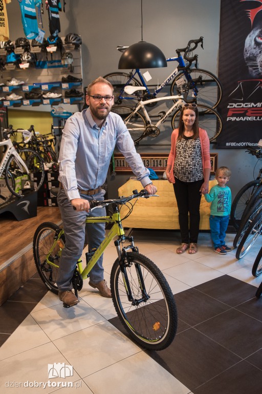 Wręczenie nagrody w Gołaś Bike Factory