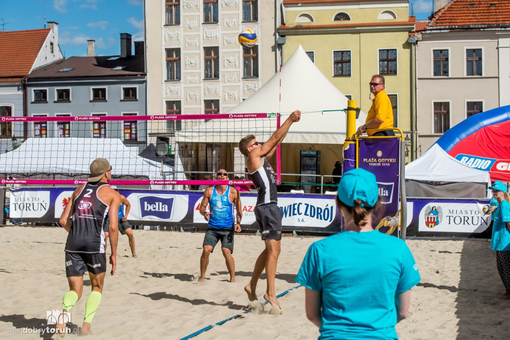 Zjazd fanów zabytkowych aut