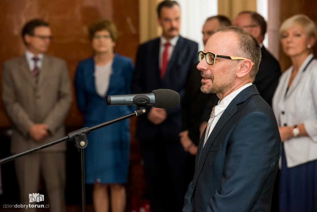 Koniec wyborów na UMK. Tak odbierali akty