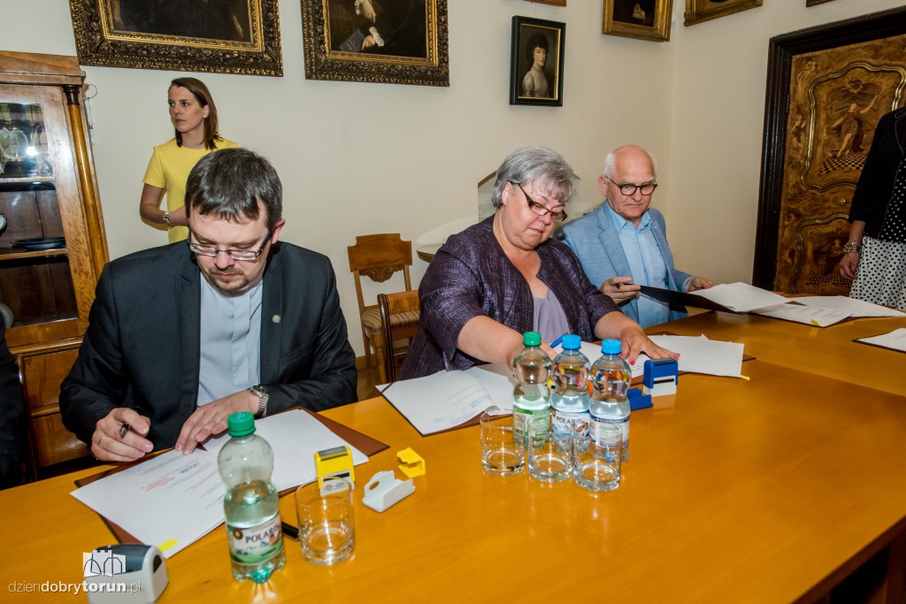 Umowy na drugi etap podpisane!