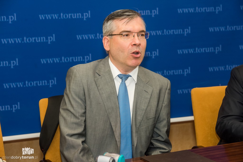 Umowy na podwórka podpisane