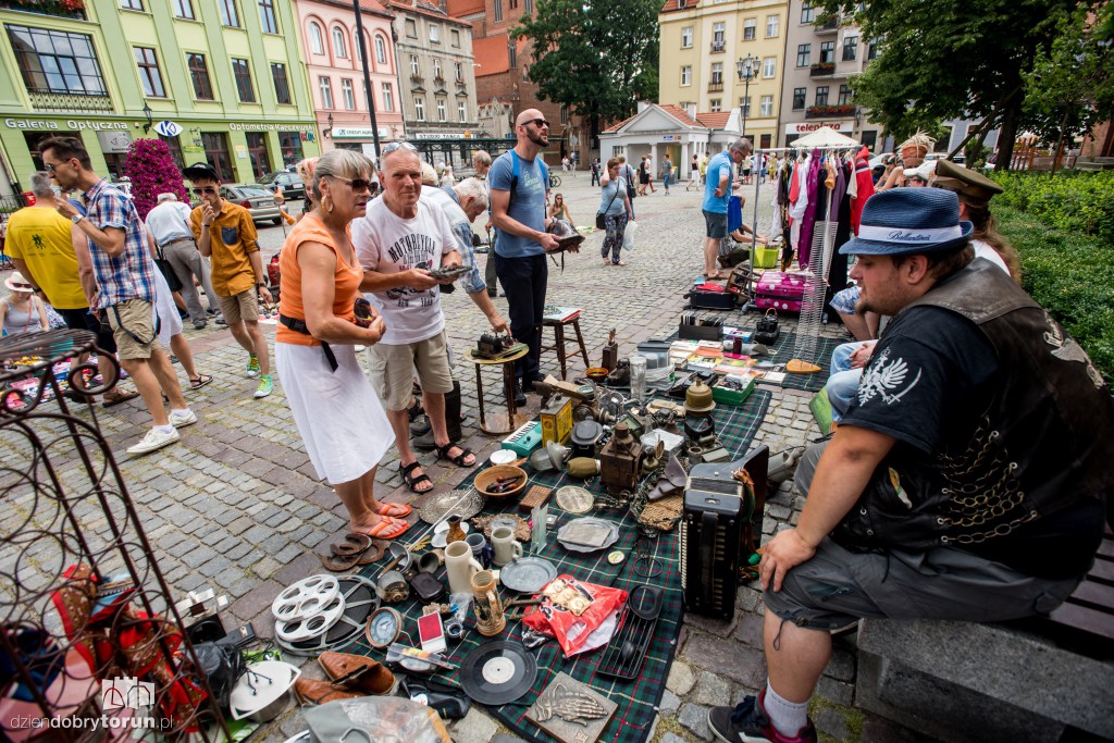Pchli targ na Rynku Nowomiejskim