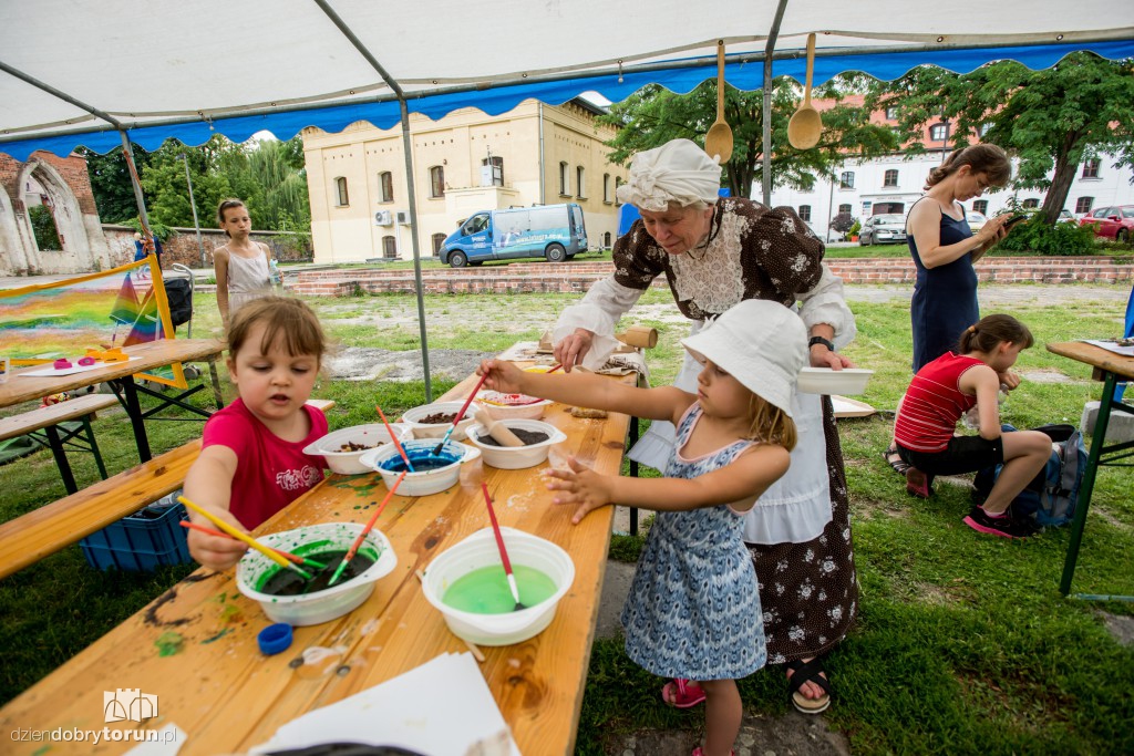 Zabawy dla dzieci na Placu Podominikańskim